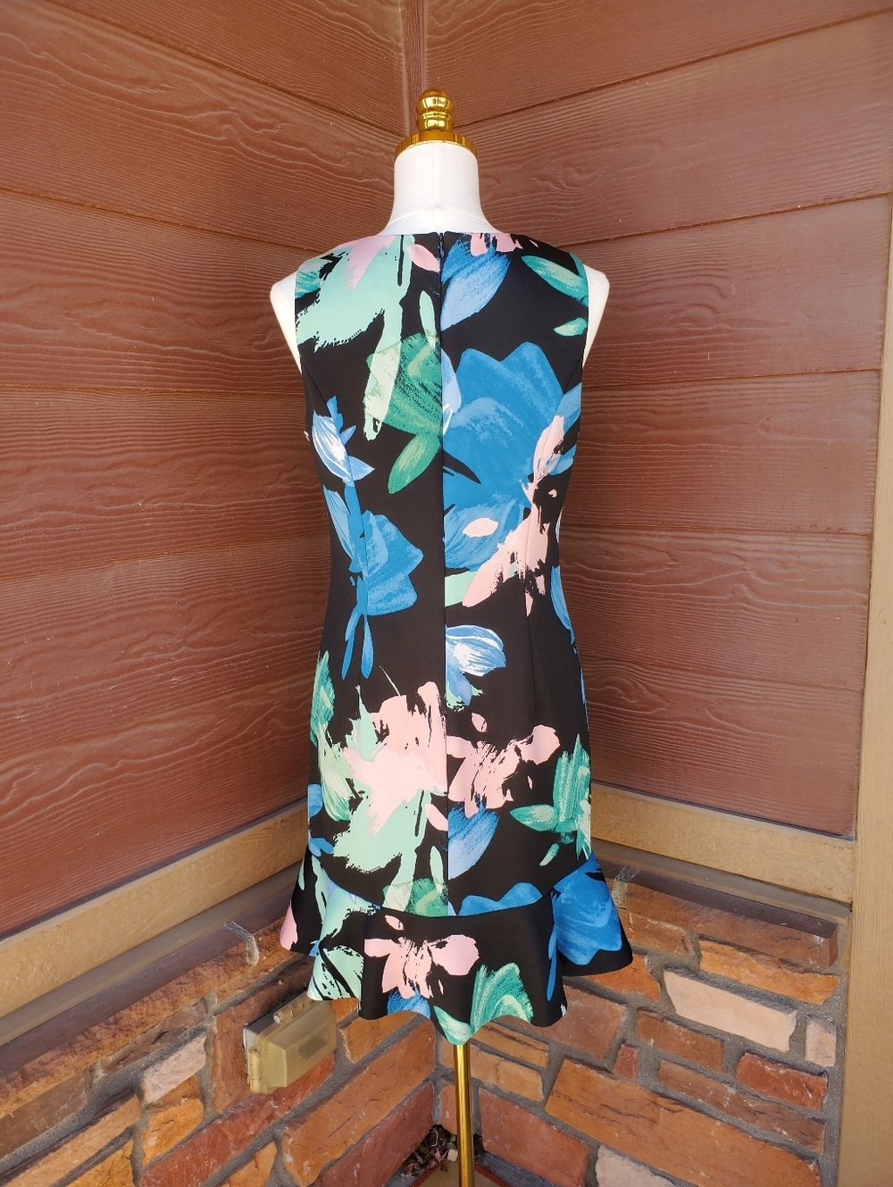 Vince Camuto Floral Scuba Ruffle Sleeveless Sheath Mini Dress Women's Size 10 - Picture 4 of 16